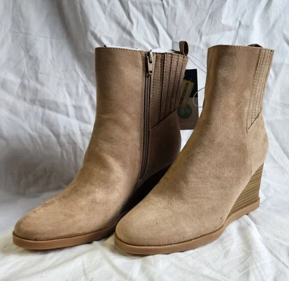 New Universal Thread Women's Cypress Wedge Boots Taupe Size 8 - Picture 3 of 7